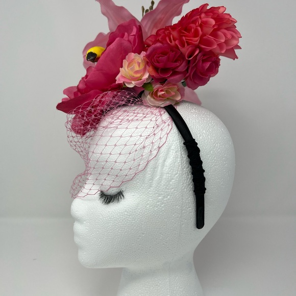 🆕 listing! Pink Toucan fascinator - Picture 6 of 8